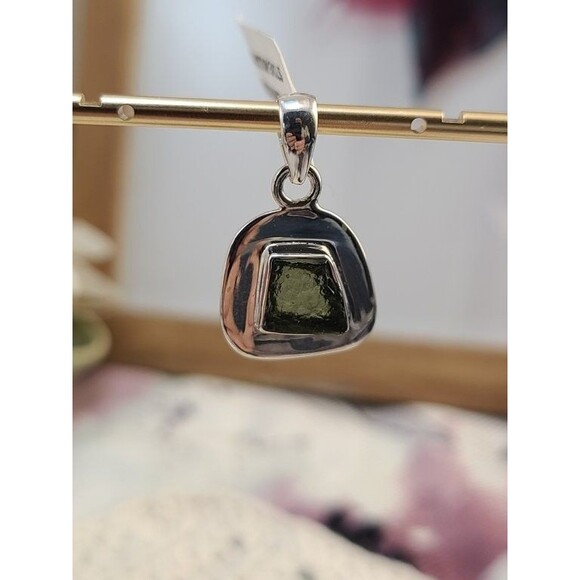 Sterling Silver Moldavite Pendant – Raw Green Tektite 925 Modern Artisan Jewelry - Picture 2 of 4